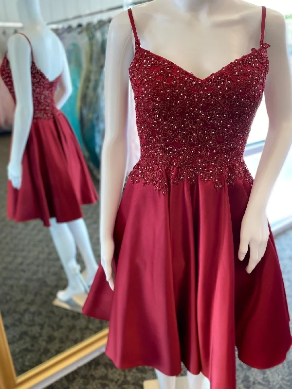 V Neck Beaded Burgundy Lace Prom Dresses, Wine Red Lace Homecoming Dresses, Short Burgundy Formal Graduation Evening Dresses SP2697