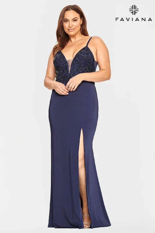 Plus Size V Neck Long Dress Featuring Applique Bodice